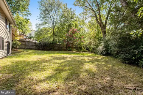 7809 Mulberry Bottom Ln, Springfield, VA 22153 photo 2