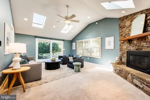 5962 Atteentee Rd, Springfield, VA 22150 photo 18