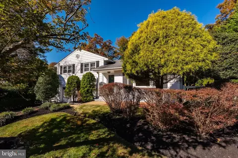 5962 Atteentee Rd, Springfield, VA 22150 photo 2