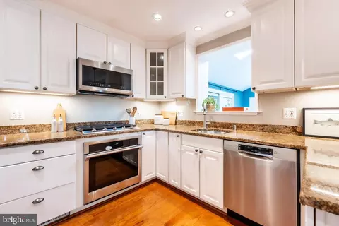 5962 Atteentee Rd, Springfield, VA 22150 photo 14