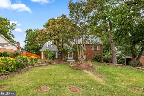 Exterior - 9608 Braddock Rd, Fairfax, VA 22032 photo 4 of 11