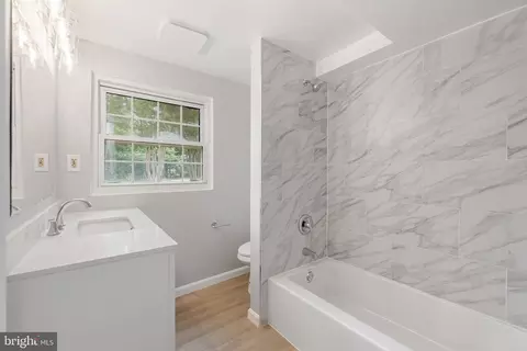 Bath - 9608 Braddock Rd, Fairfax, VA 22032 photo 2 of 2
