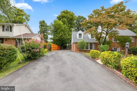 Exterior - 9608 Braddock Rd, Fairfax, VA 22032 photo 3 of 11