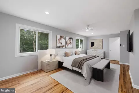 Bedroom - 9608 Braddock Rd, Fairfax, VA 22032 photo 2 of 4