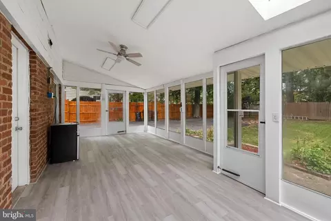 Exterior - 9608 Braddock Rd, Fairfax, VA 22032 photo 6 of 11