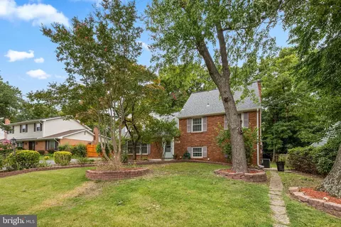 Exterior - 9608 Braddock Rd, Fairfax, VA 22032 photo 5 of 11