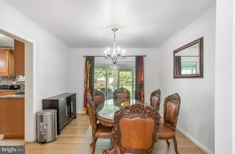 6919 Rolling Rd, Springfield, VA 22152 photo 16