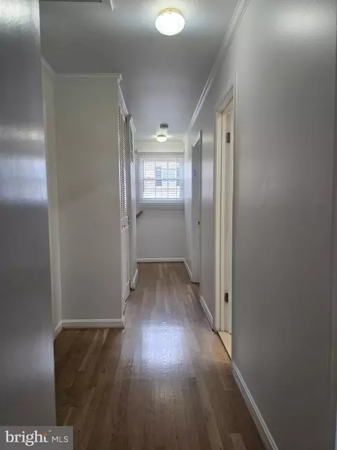 6919 Rolling Rd, Springfield, VA 22152 photo 8