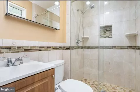 6919 Rolling Rd, Springfield, VA 22152 photo 22