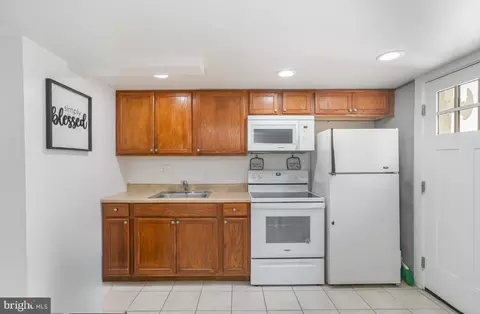 6919 Rolling Rd, Springfield, VA 22152 photo 30