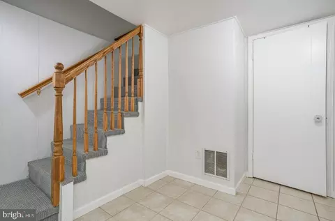 6919 Rolling Rd, Springfield, VA 22152 photo 28