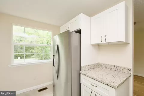 8146 Loving Forest Ct, Springfield, VA 22153 photo 14