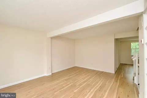 8146 Loving Forest Ct, Springfield, VA 22153 photo 5