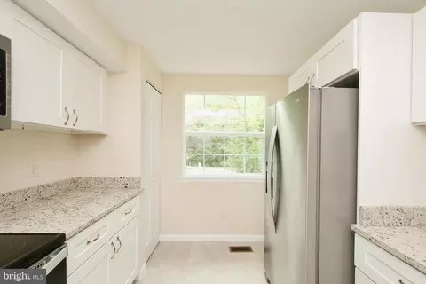 8146 Loving Forest Ct, Springfield, VA 22153 photo 13