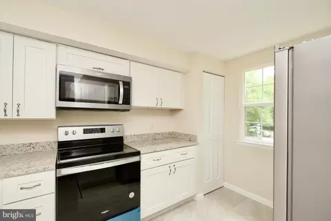 8146 Loving Forest Ct, Springfield, VA 22153 photo 15