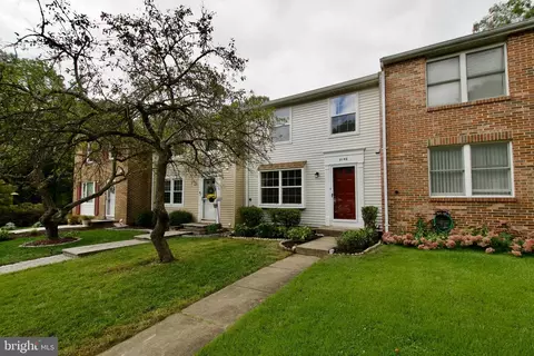 8146 Loving Forest Ct, Springfield, VA 22153