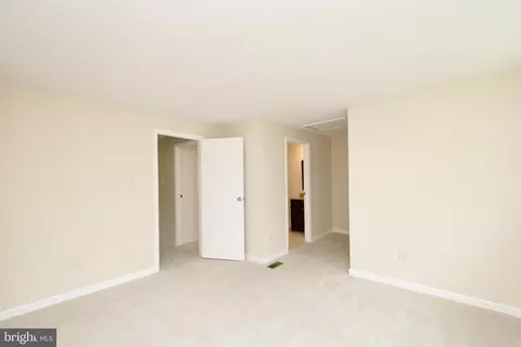 8146 Loving Forest Ct, Springfield, VA 22153 photo 27