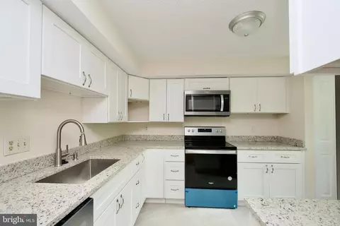 8146 Loving Forest Ct, Springfield, VA 22153 photo 12