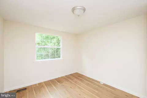 8146 Loving Forest Ct, Springfield, VA 22153 photo 9