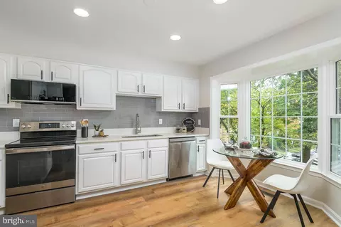 7436 Chummley Ct, Falls Church, VA 22043