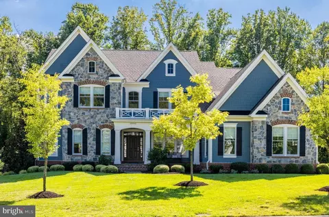 10993 Tradewind Ct, Oakton, VA 22124