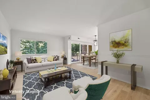 2903 Charing Cross Rd #5, Falls Church, VA 22042