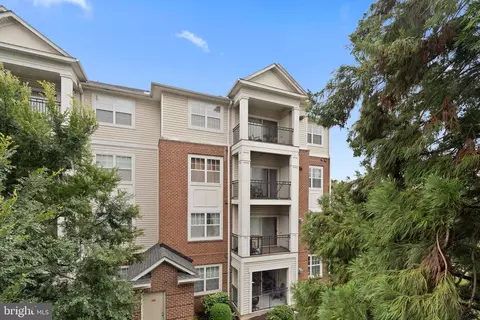 12913 Centre Park Cir #409, Herndon, VA 20171
