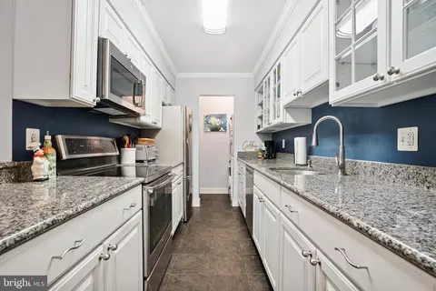 5905 Noblestown Rd #H, Springfield, VA 22152 photo 2