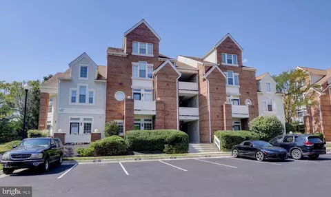 6944 B Ellingham Cir #104, Alexandria, VA 22315