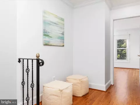 Entry Way - 933 Ridge Dr, Mclean, VA 22101 photo 4 of 5