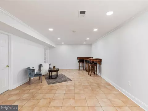 Living - 933 Ridge Dr, Mclean, VA 22101 photo 11 of 11