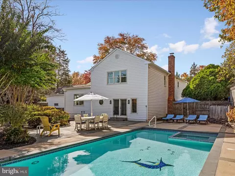 Exterior - 933 Ridge Dr, Mclean, VA 22101 photo 13 of 13