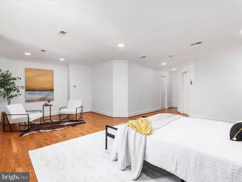 Bedroom - 933 Ridge Dr, Mclean, VA 22101 photo 3 of 6