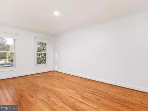 Living - 933 Ridge Dr, Mclean, VA 22101 photo 10 of 11