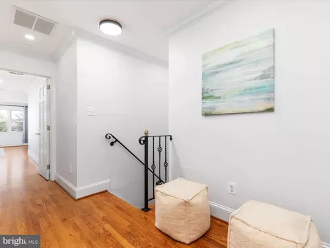 Entry Way - 933 Ridge Dr, Mclean, VA 22101 photo 5 of 5