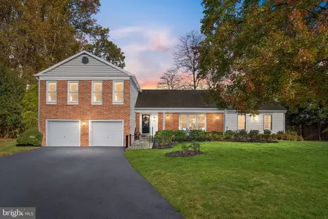 Exterior - 933 Ridge Dr, Mclean, VA 22101 photo 1 of 13