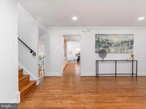 Entry Way - 933 Ridge Dr, Mclean, VA 22101 photo 2 of 5