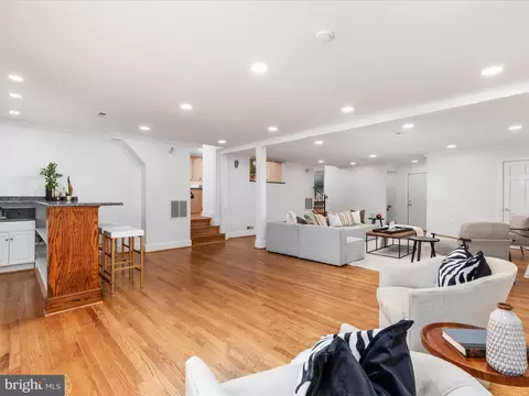 Living - 933 Ridge Dr, Mclean, VA 22101 photo 8 of 11