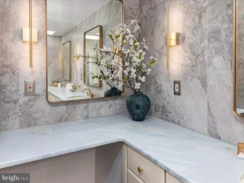Bath - 933 Ridge Dr, Mclean, VA 22101 photo 3 of 9