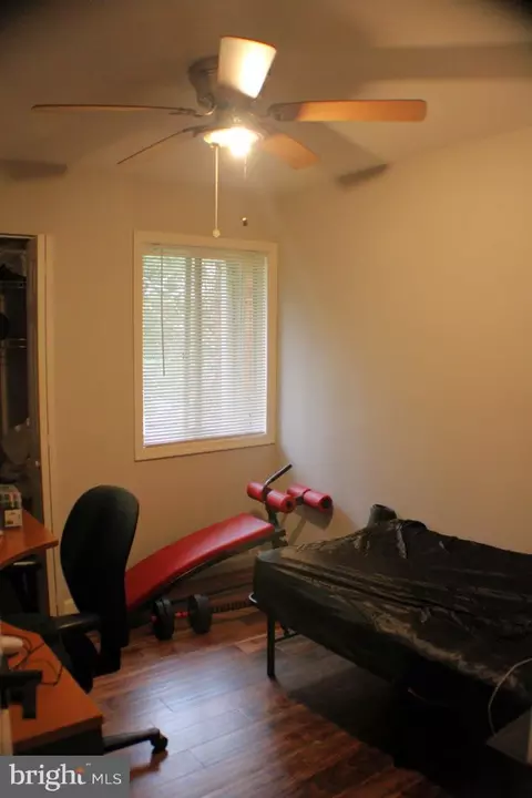 Bedroom - 2212 Chamblee Pl, Herndon, VA 20170 photo 2 of 3