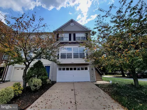 6639 Hunter Creek Ln, Alexandria, VA 22315