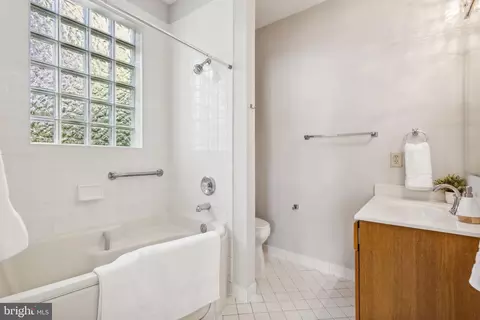 1716 Esquire Ln, Mclean, VA 22101 photo 16