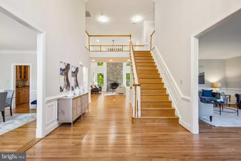 1716 Esquire Ln, Mclean, VA 22101 photo 4