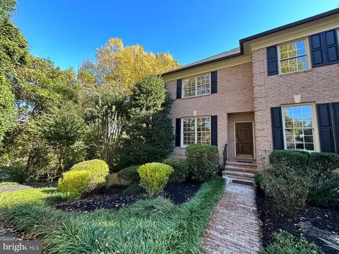 1716 Esquire Ln, Mclean, VA 22101 photo 3