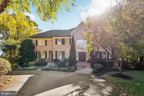 1716 Esquire Ln, Mclean, VA 22101