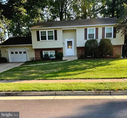 14591 Woodland Ridge Dr, Centreville, VA 20121