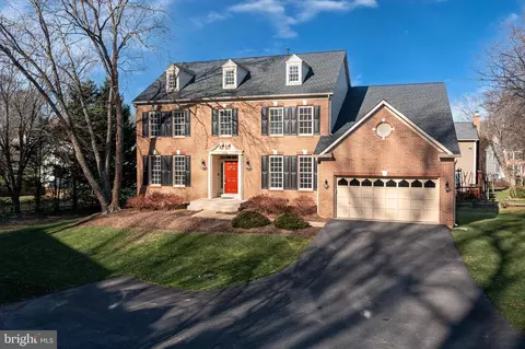 8526 Century Oak Ct, Fairfax Station, VA 22039