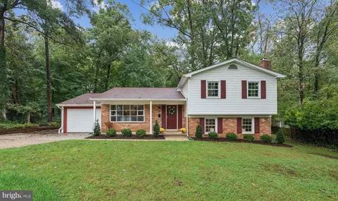 7513 Dolce Dr, Annandale, VA 22003