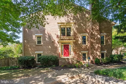 2251 Kings Garden Way, Falls Church, VA 22043