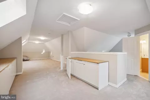 Entry Way - 1400 Ingeborg Ct, Mclean, VA 22101 photo 5 of 6